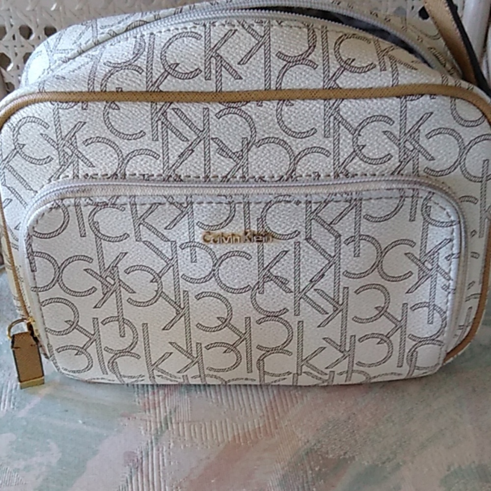 Cross body Calvin Klein purse
